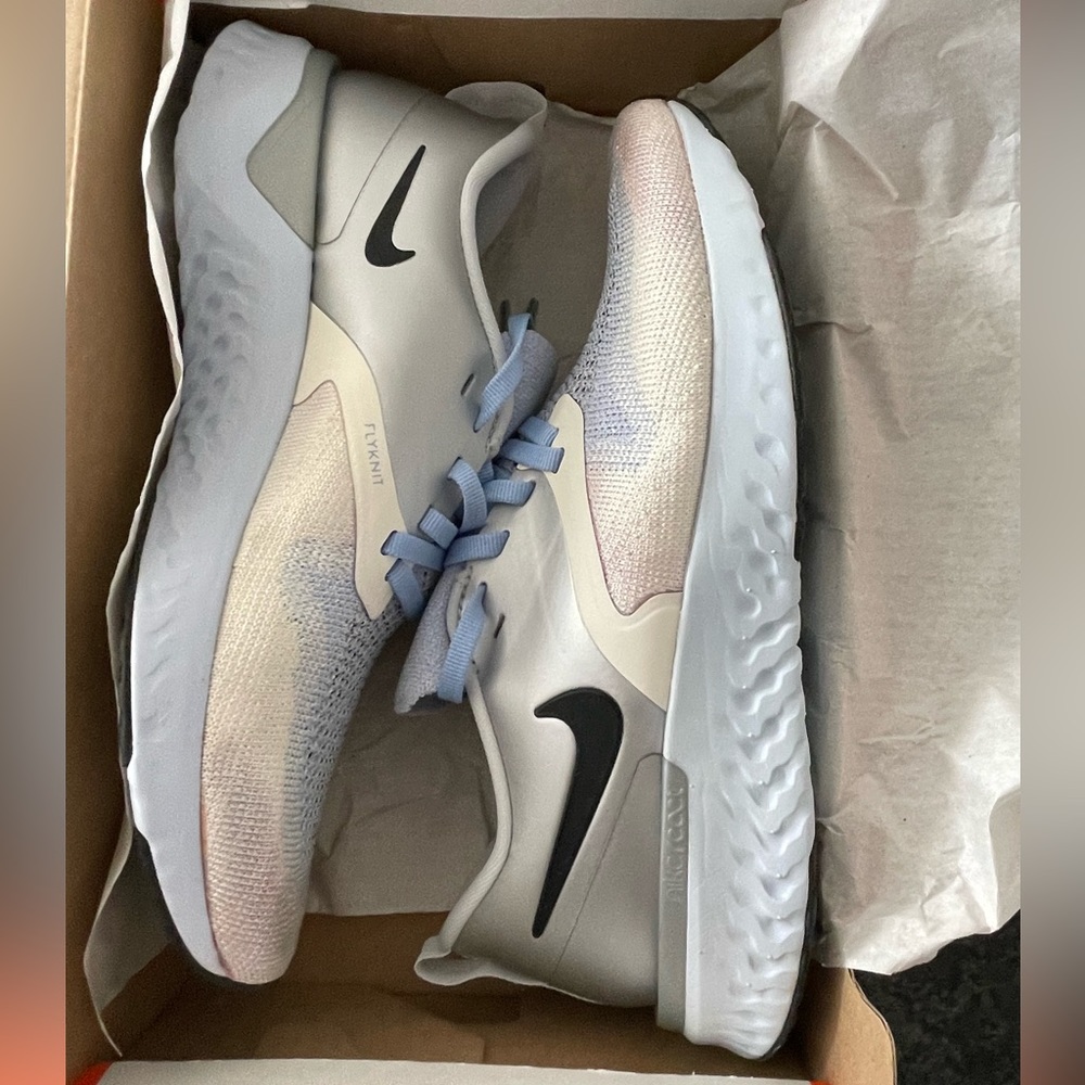 NIKE Odyssey React 2 Flyknit